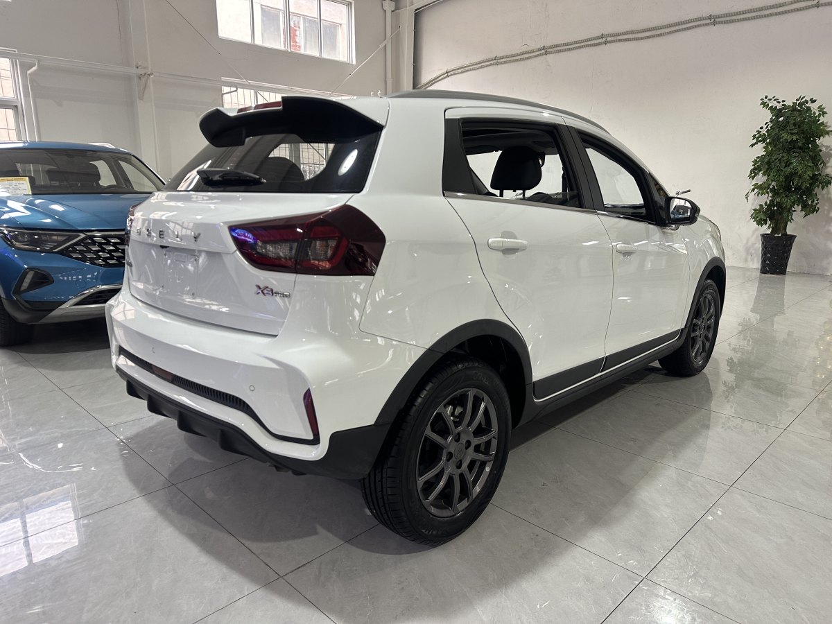 吉利 遠(yuǎn)景X3  2021款 PRO 1.5L CVT尊貴型圖片