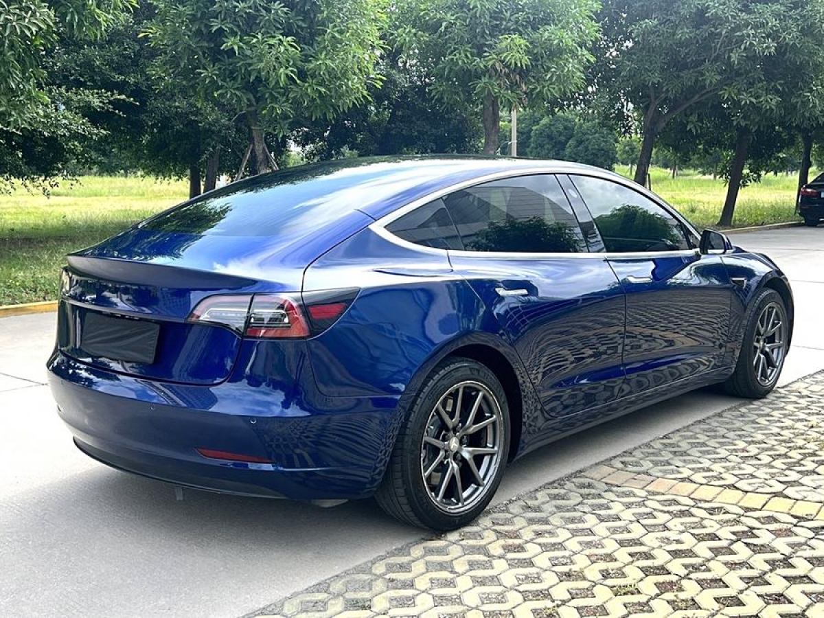 特斯拉 Model Y  2020款 改款 標(biāo)準(zhǔn)續(xù)航后驅(qū)升級(jí)版圖片