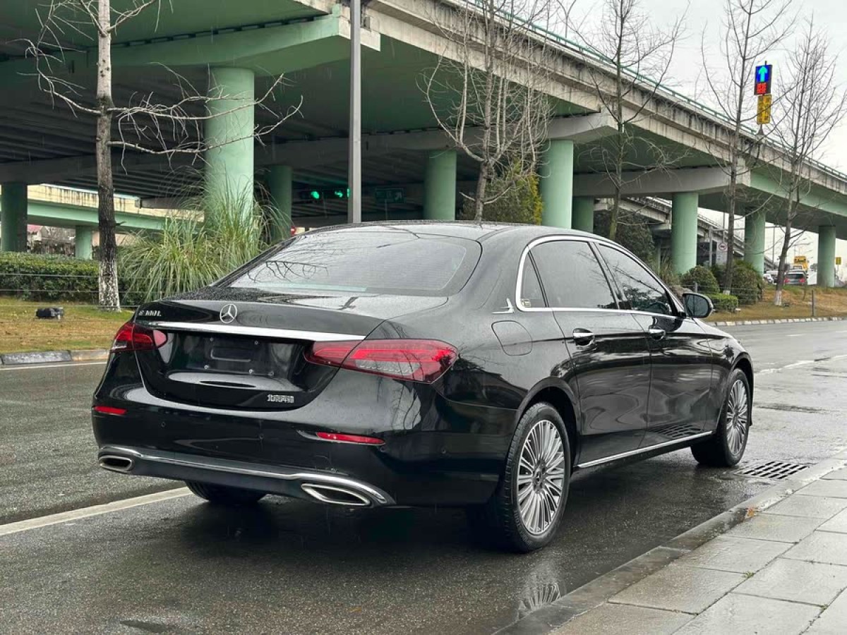 奔馳 奔馳E級  2021款 改款 E 300 L 時尚型圖片