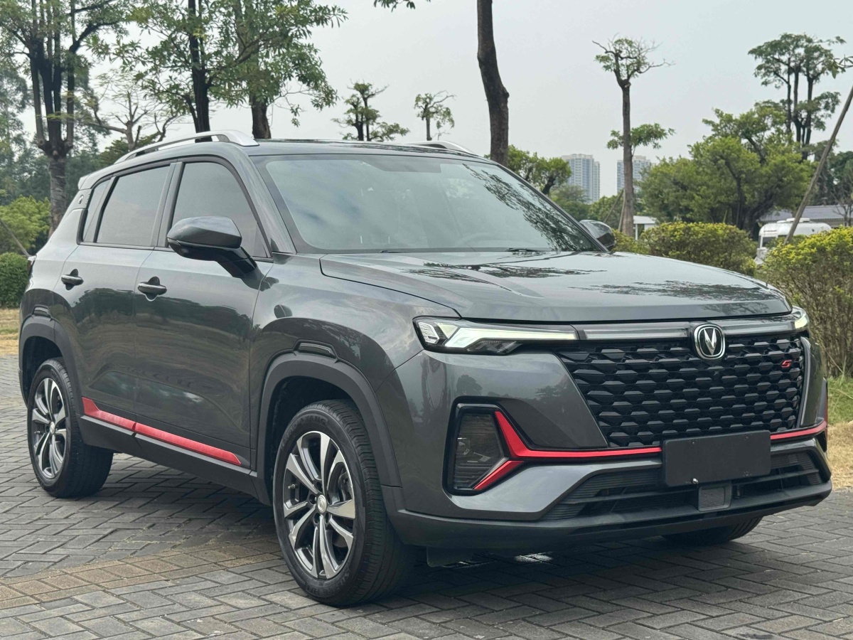 長(zhǎng)安 CS35 PLUS  2021款 改款 藍(lán)鯨NE 1.4T DCT豪華型圖片