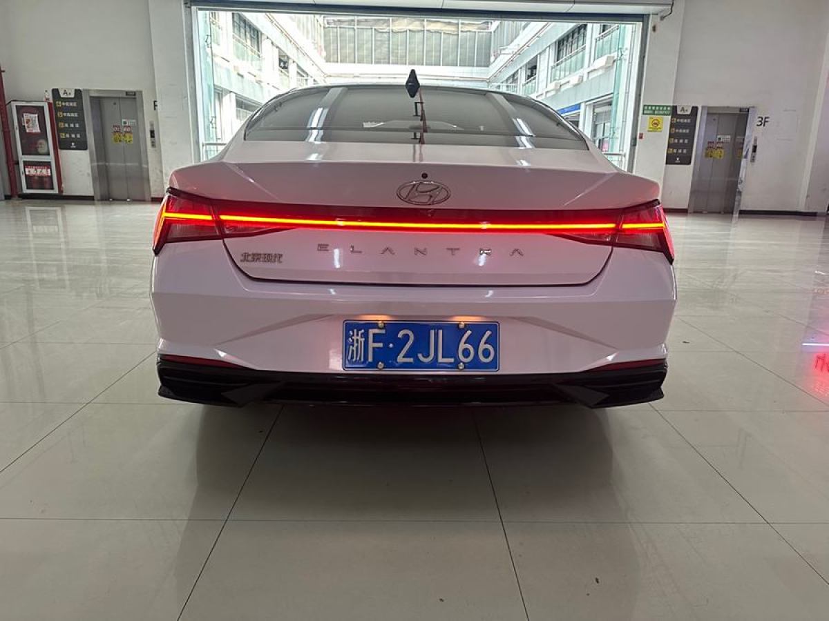 現(xiàn)代 伊蘭特  2022款 1.5L CVT LUX尊貴版圖片