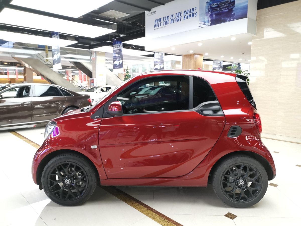 2019年1月smart fortwo 2019款 0.9t 66千瓦红色瞬间特别版 国vi