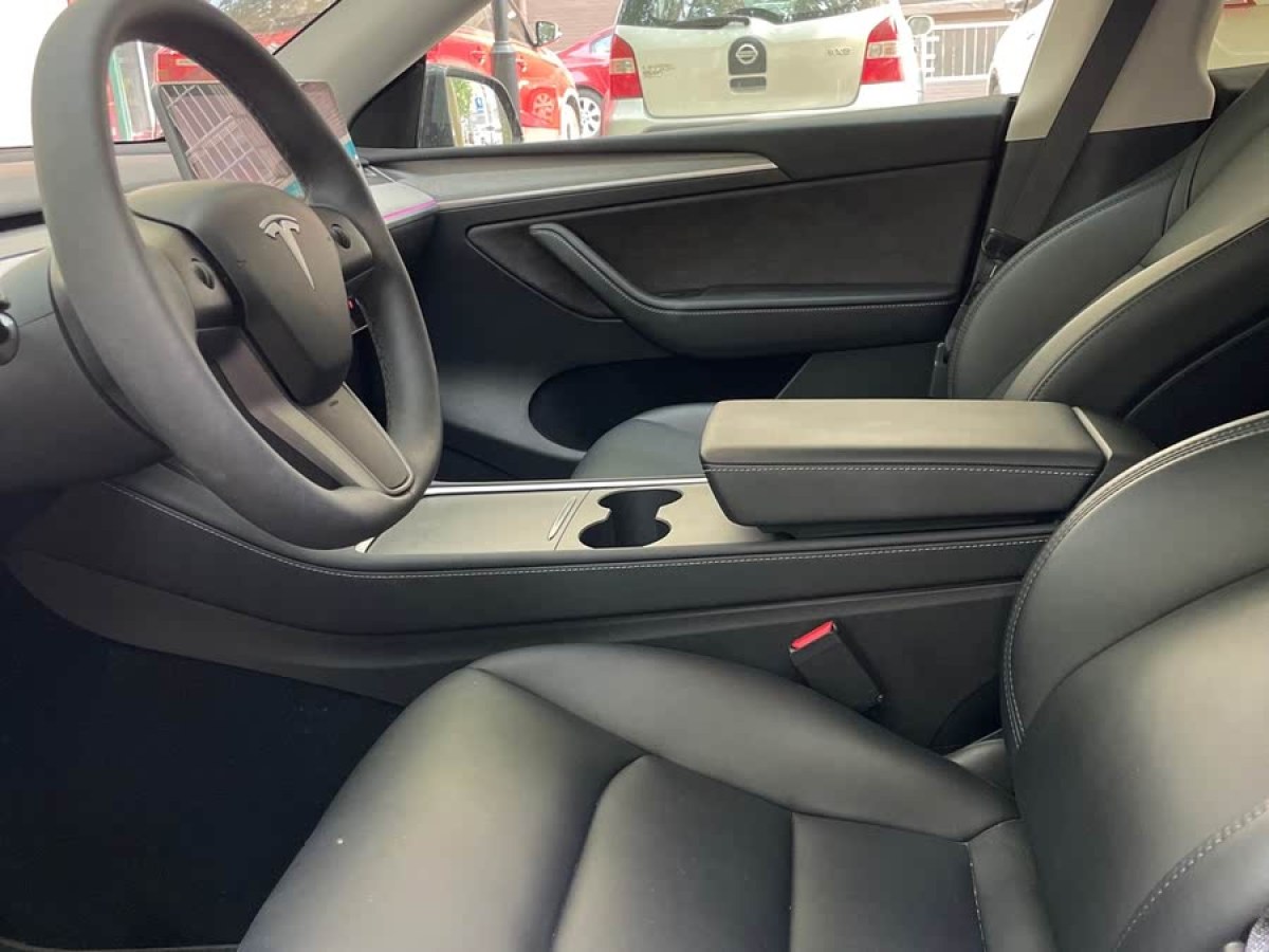 特斯拉 Model Y  2024款 后輪驅(qū)動版圖片