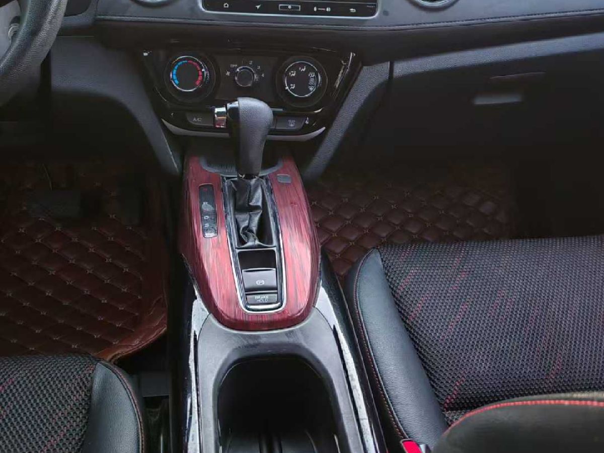本田 CR-V  2018款 240TURBO CVT兩驅(qū)舒適版圖片