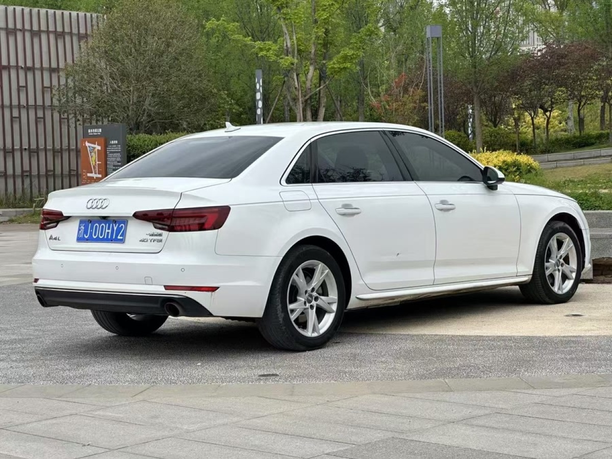 奧迪 奧迪A4L  2018款 30周年年型 40 TFSI 進(jìn)取型圖片