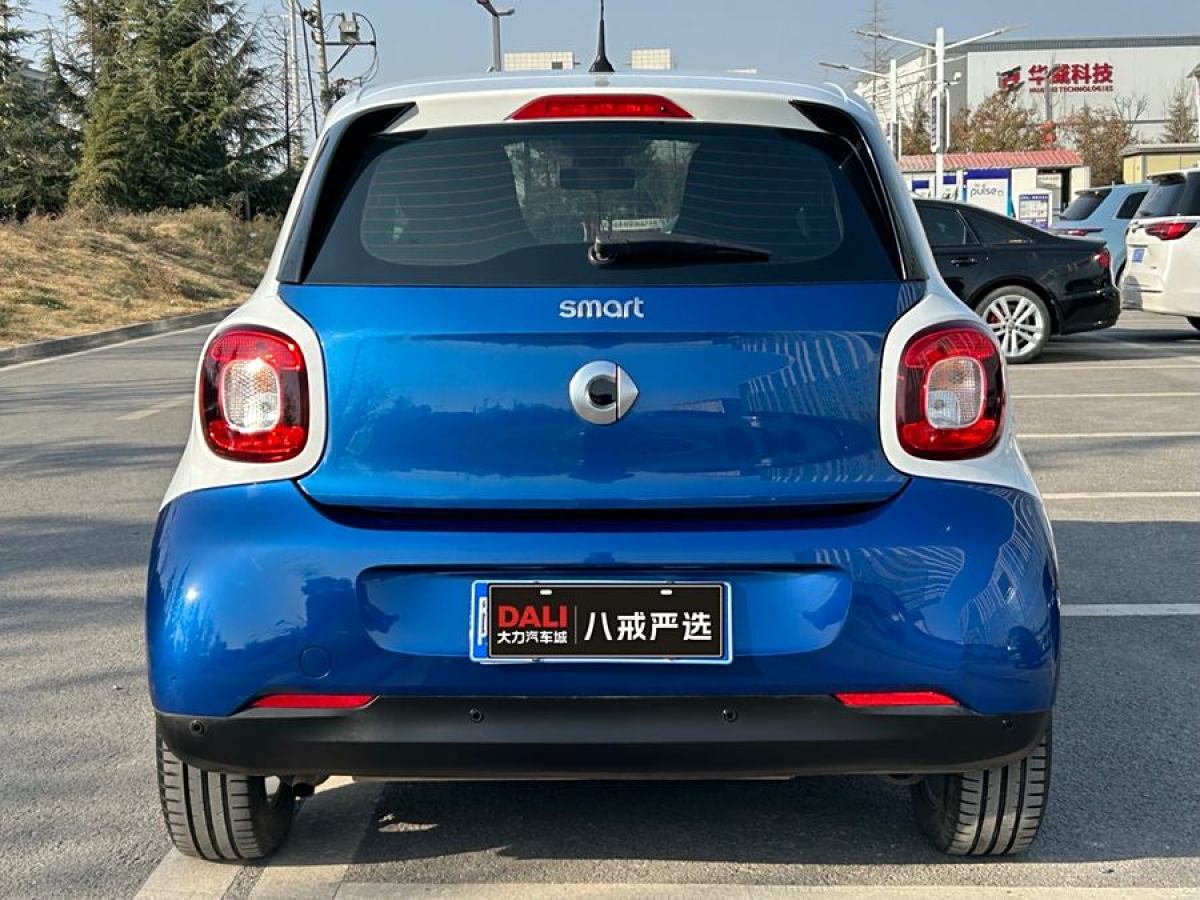 smart forfour  2018款 1.0L 52千瓦靈動(dòng)版圖片