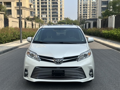  2019款 塞纳 3.5L 两驱 XLE 7座（墨版） 图片