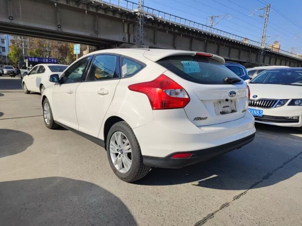 福特 ?？怂? 2012款 兩廂 1.6L 自動(dòng)舒適型圖片