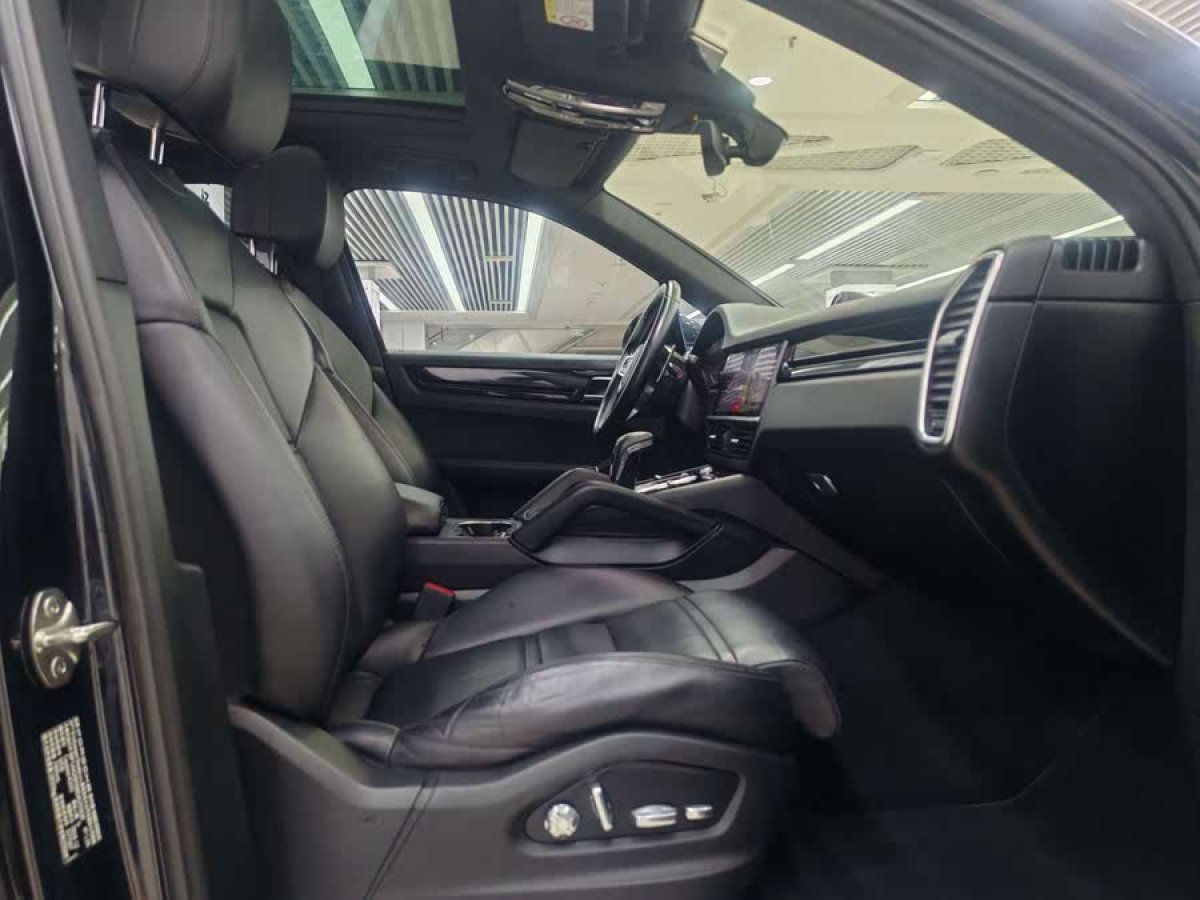 保時(shí)捷 Cayenne  2019款 Cayenne 3.0T圖片