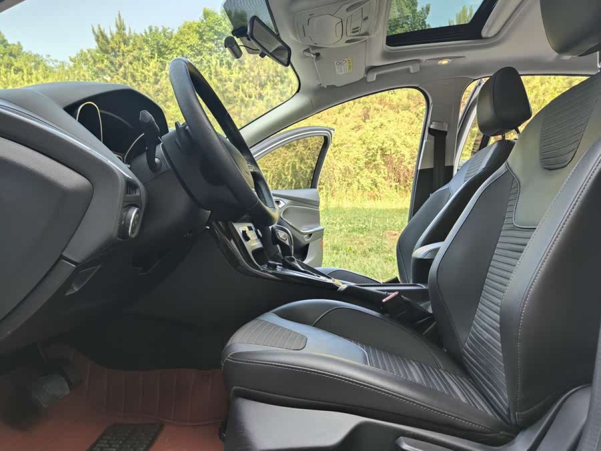 福特 ?？怂? 2015款 兩廂 EcoBoost 180 自動精英型圖片
