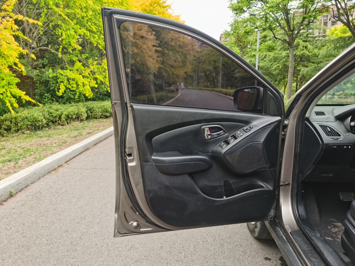 現(xiàn)代 ix35  2012款 2.0 GLS 兩驅(qū)精英型圖片