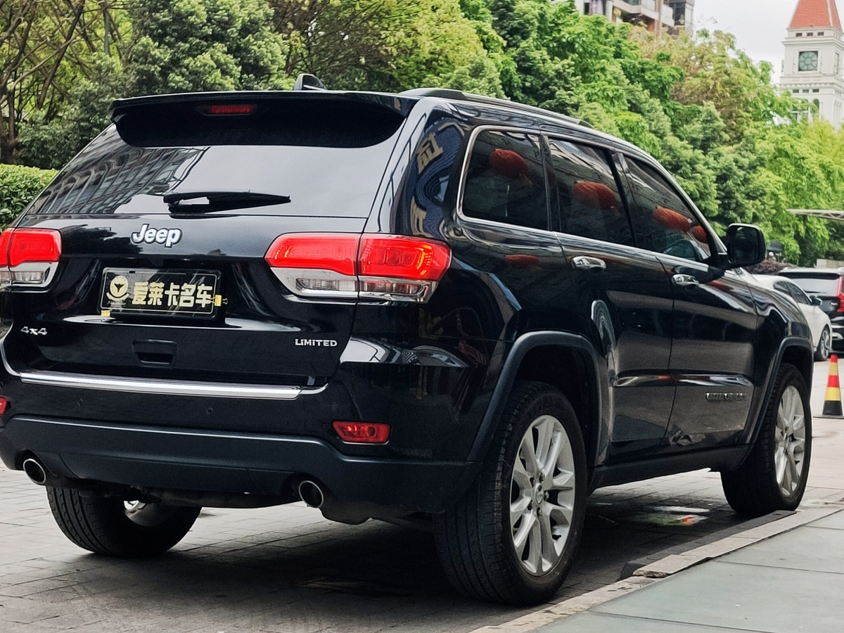 2018年2月Jeep 大切諾基  2017款 3.0L 舒享導(dǎo)航版