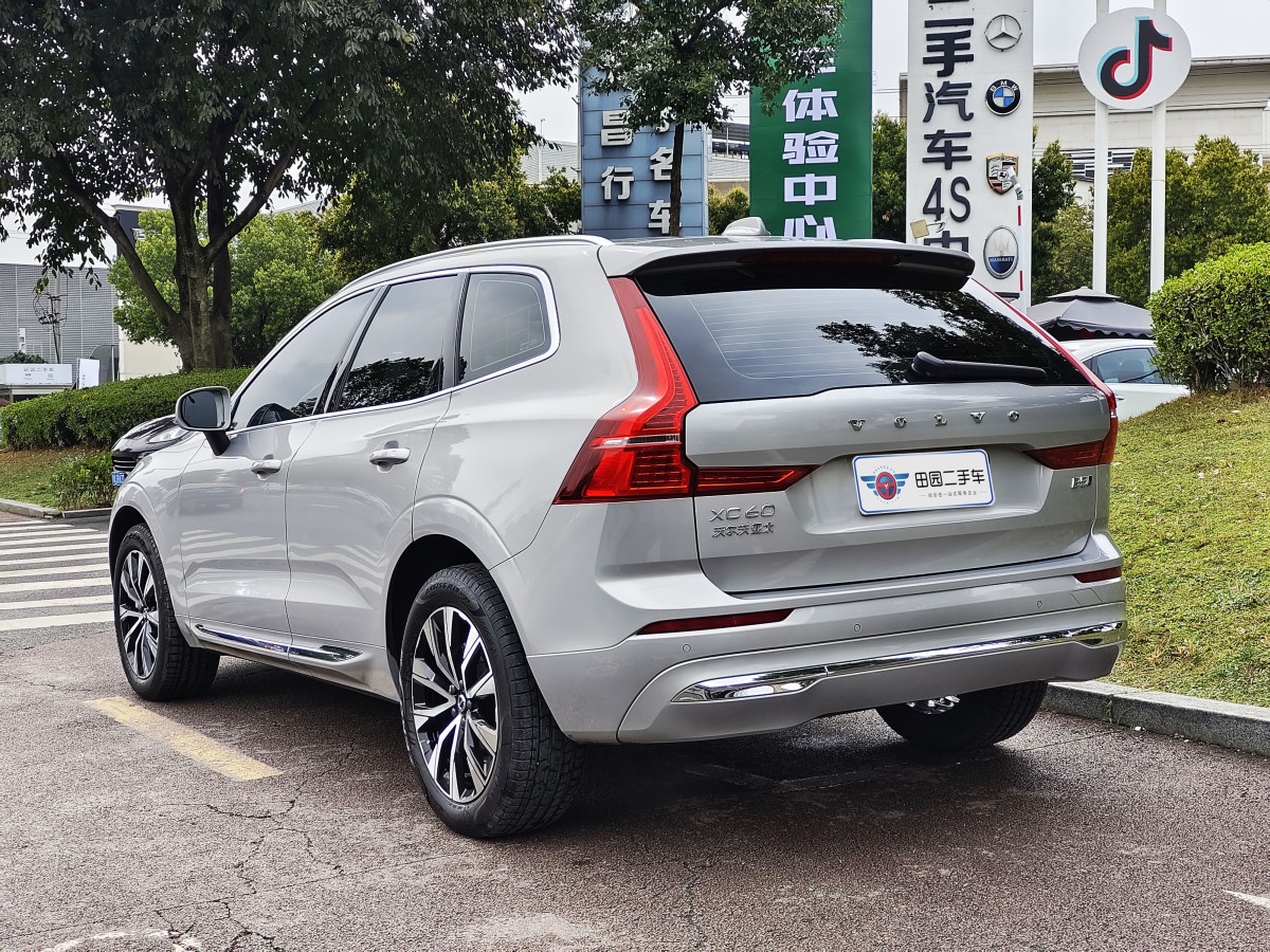 沃爾沃 XC60  2023款 B5 四驅(qū)智遠(yuǎn)豪華版圖片