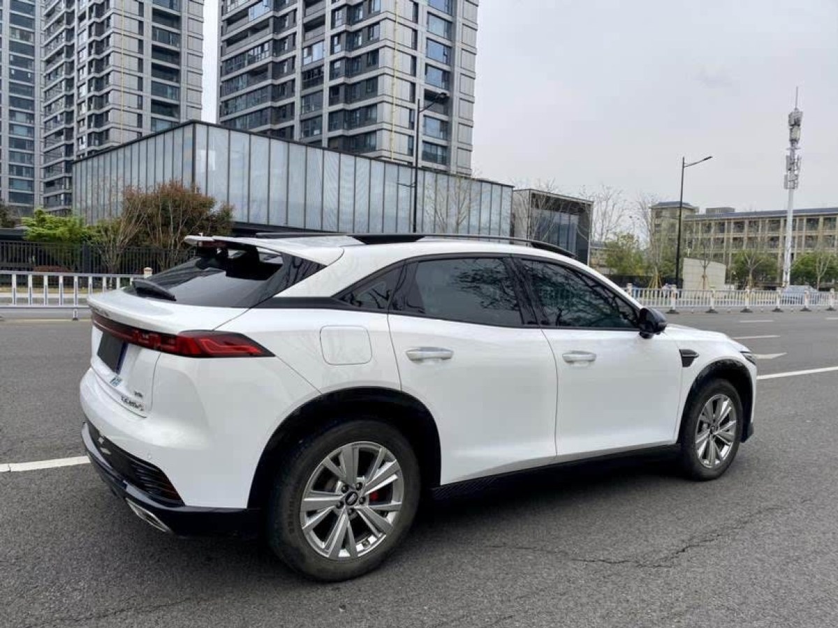 奔騰 奔騰B70S  2022款 1.5T 戰(zhàn)神天王圖片