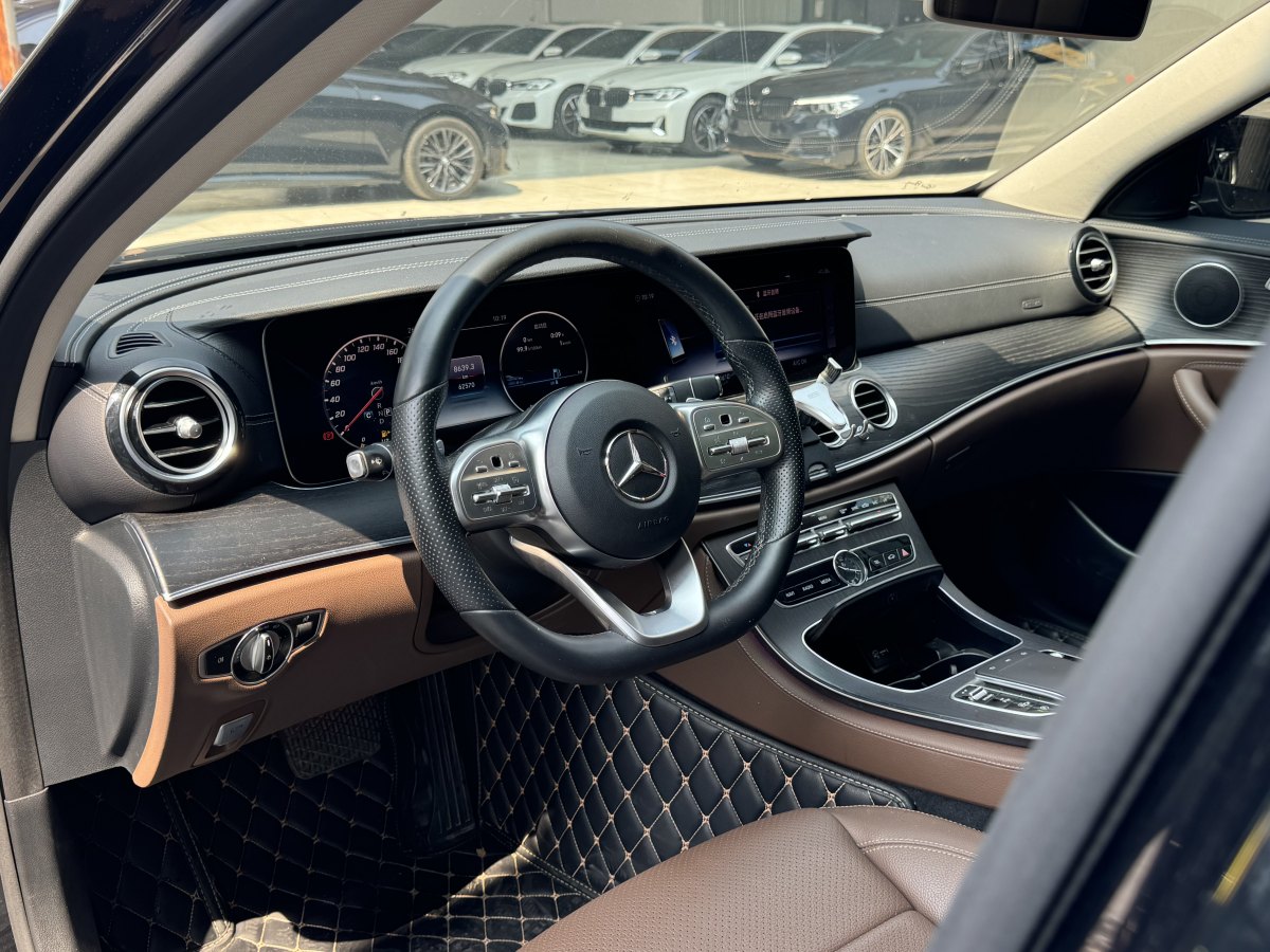 奔馳 奔馳E級  2020款 改款 E 300 L 時尚型圖片