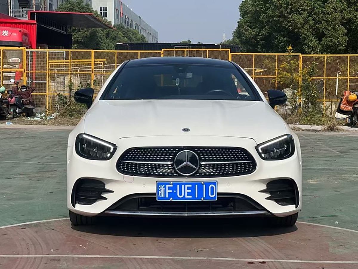 奔馳 奔馳E級  2021款 改款 E 260 4MATIC 轎跑車圖片