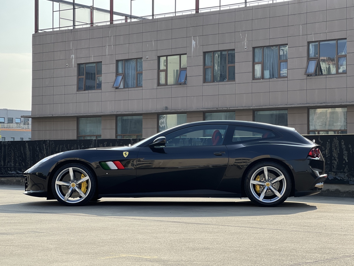 法拉利 gtc4lusso 2017款 3.9t v8圖片