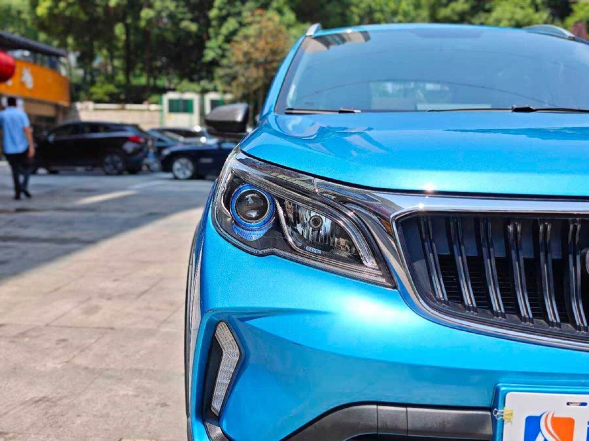 吉利 遠(yuǎn)景X3  2021款 PRO 1.5L CVT尊貴型圖片