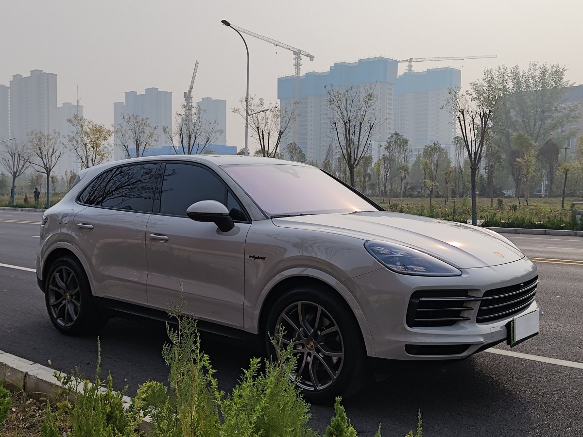 2023年3月保時(shí)捷 Cayenne新能源  2022款 Cayenne E-Hybrid 2.0T 鉑金版