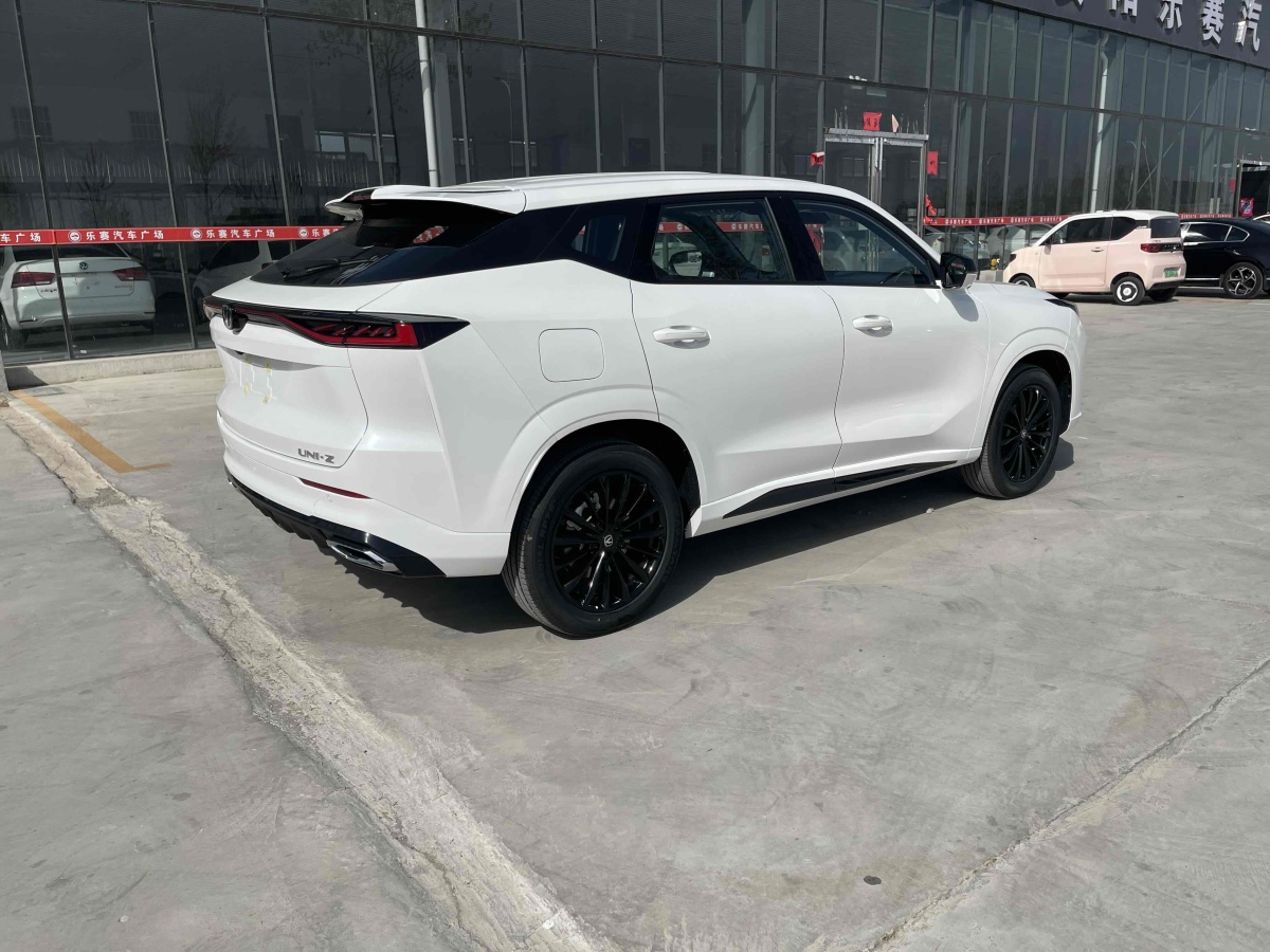 長(zhǎng)安 長(zhǎng)安UNI-Z新能源  2024款 藍(lán)鯨智電iDD 125km 超越型圖片
