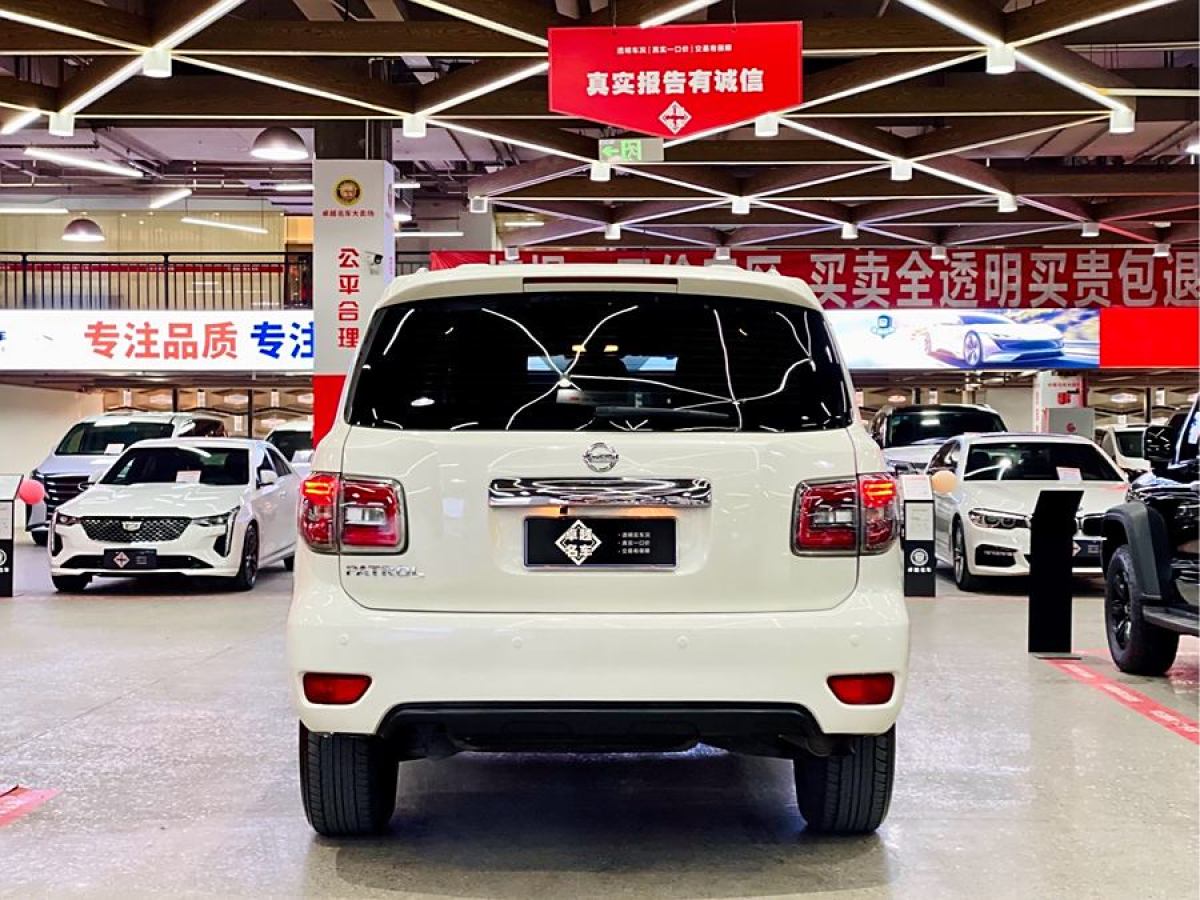 日產(chǎn) 途樂  2018款 4.0L 領(lǐng)英型圖片