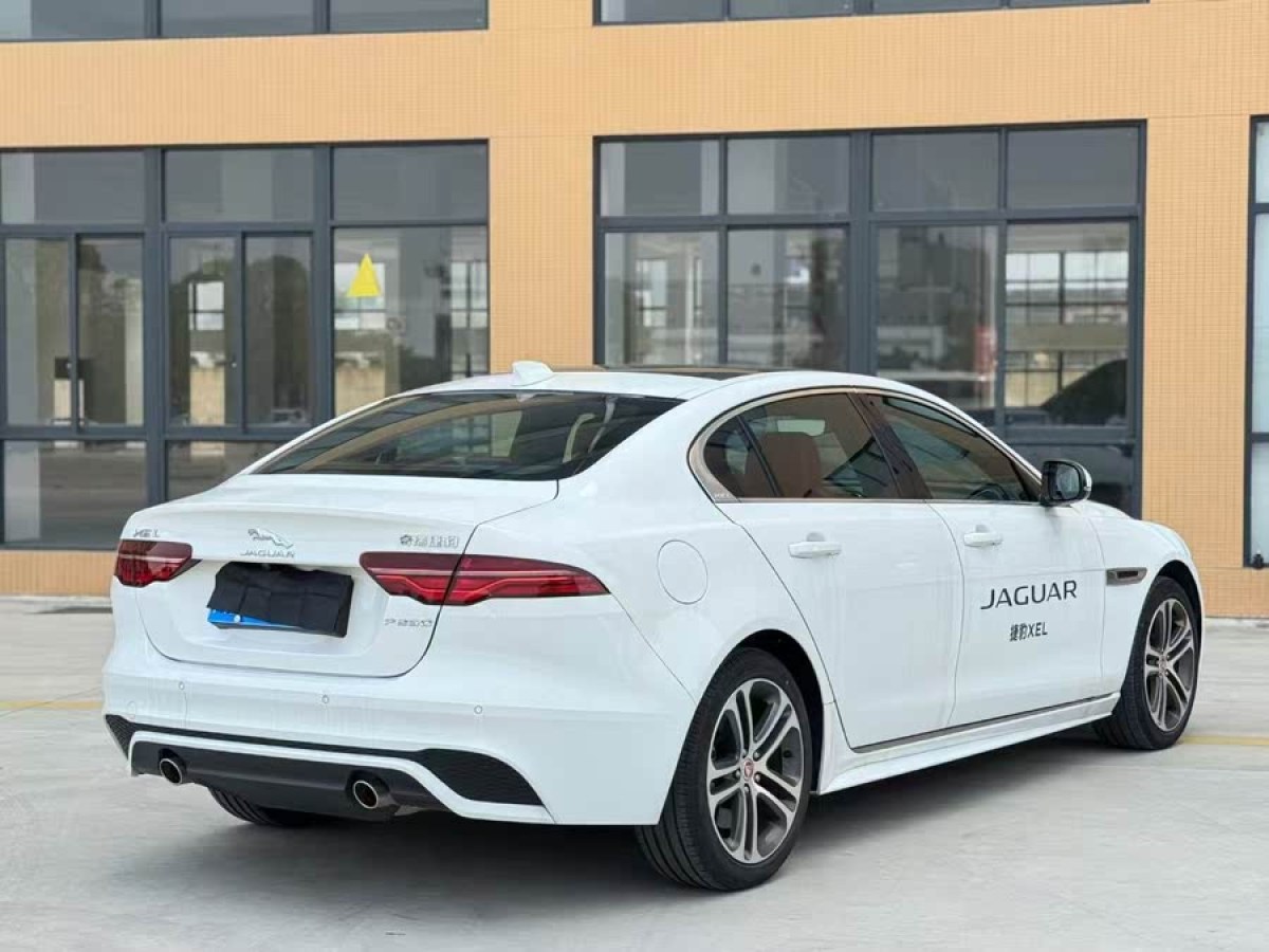 捷豹 XEL  2023款 2.0T 250PS R-DYNAMIC S進(jìn)取運(yùn)動(dòng)版圖片