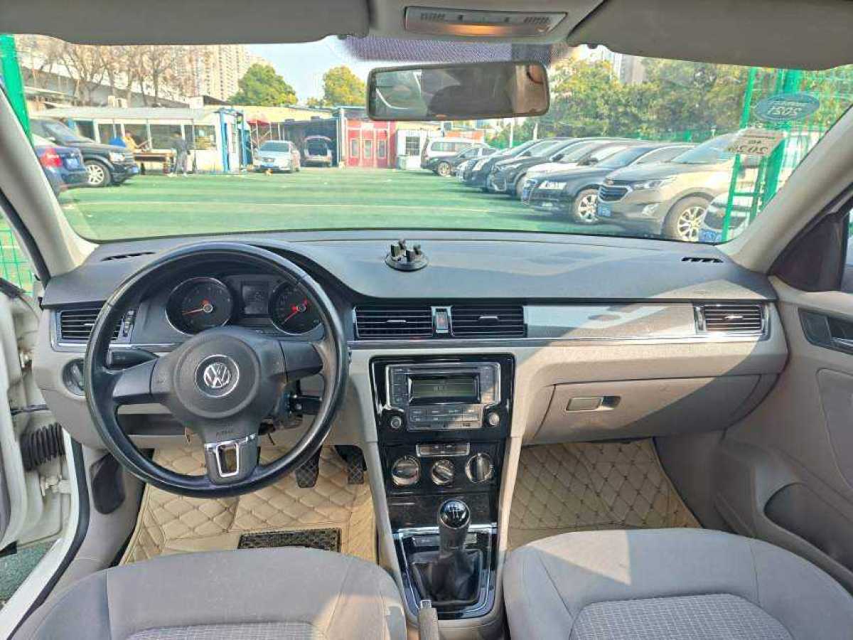 大眾 寶來  2014款 1.6L 手動(dòng)舒適型圖片