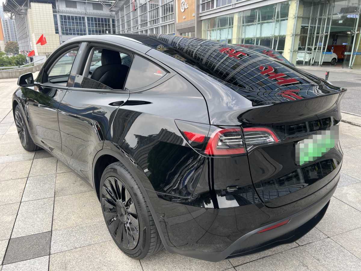 特斯拉 Model Y  2021款 改款 標(biāo)準(zhǔn)續(xù)航后驅(qū)升級版圖片