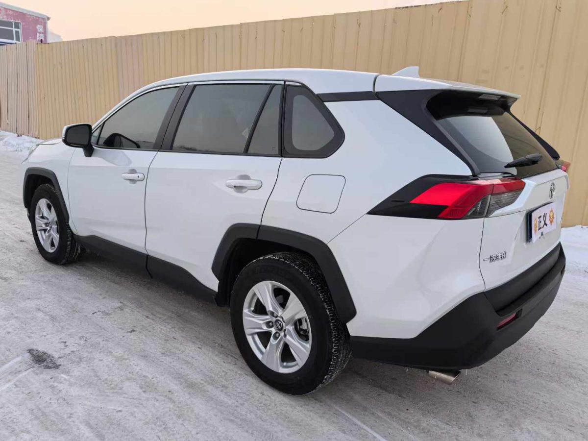 豐田 RAV4榮放  2022款 2.0L CVT兩驅(qū)尊貴版圖片