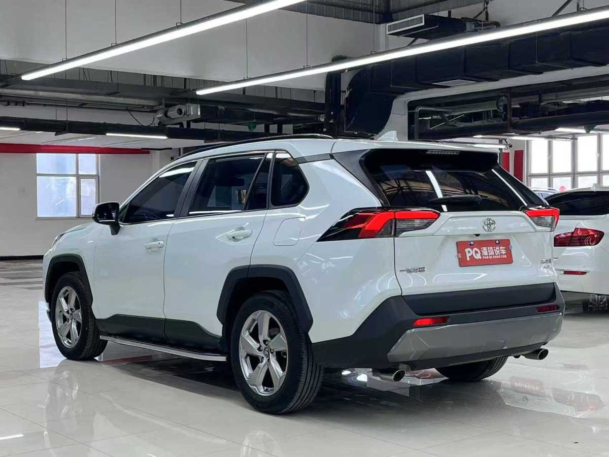 豐田 RAV4  2018款 榮放 2.0L CVT兩驅(qū)風尚版圖片