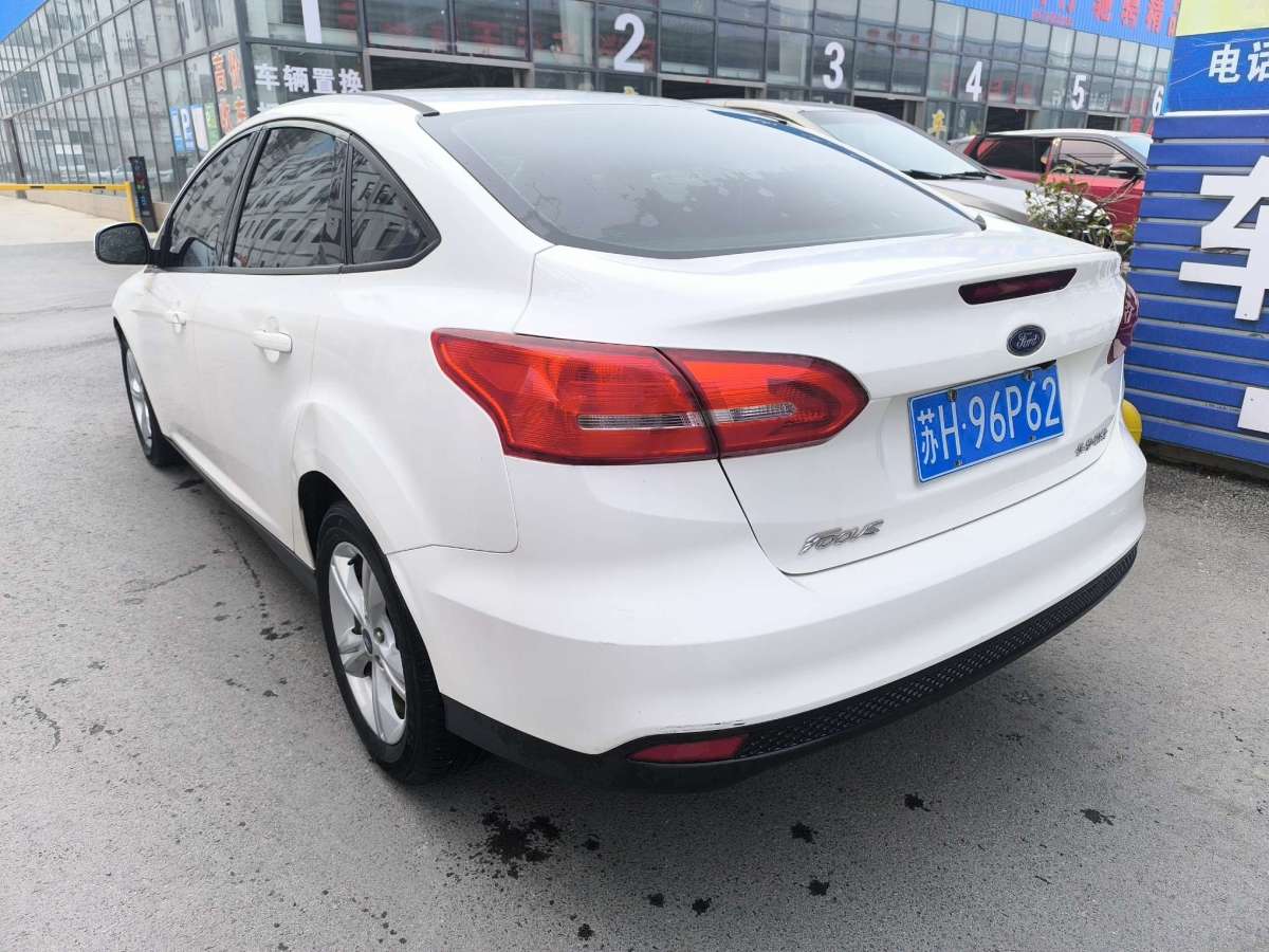 福特 ?？怂? 2015款 三廂 1.6L 手動(dòng)舒適型圖片