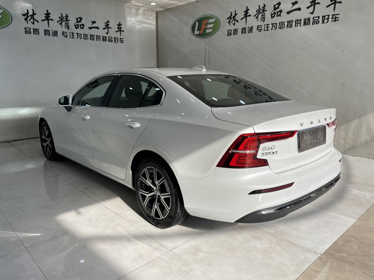 沃爾沃 S60L  2024款 B4 智逸豪華版圖片