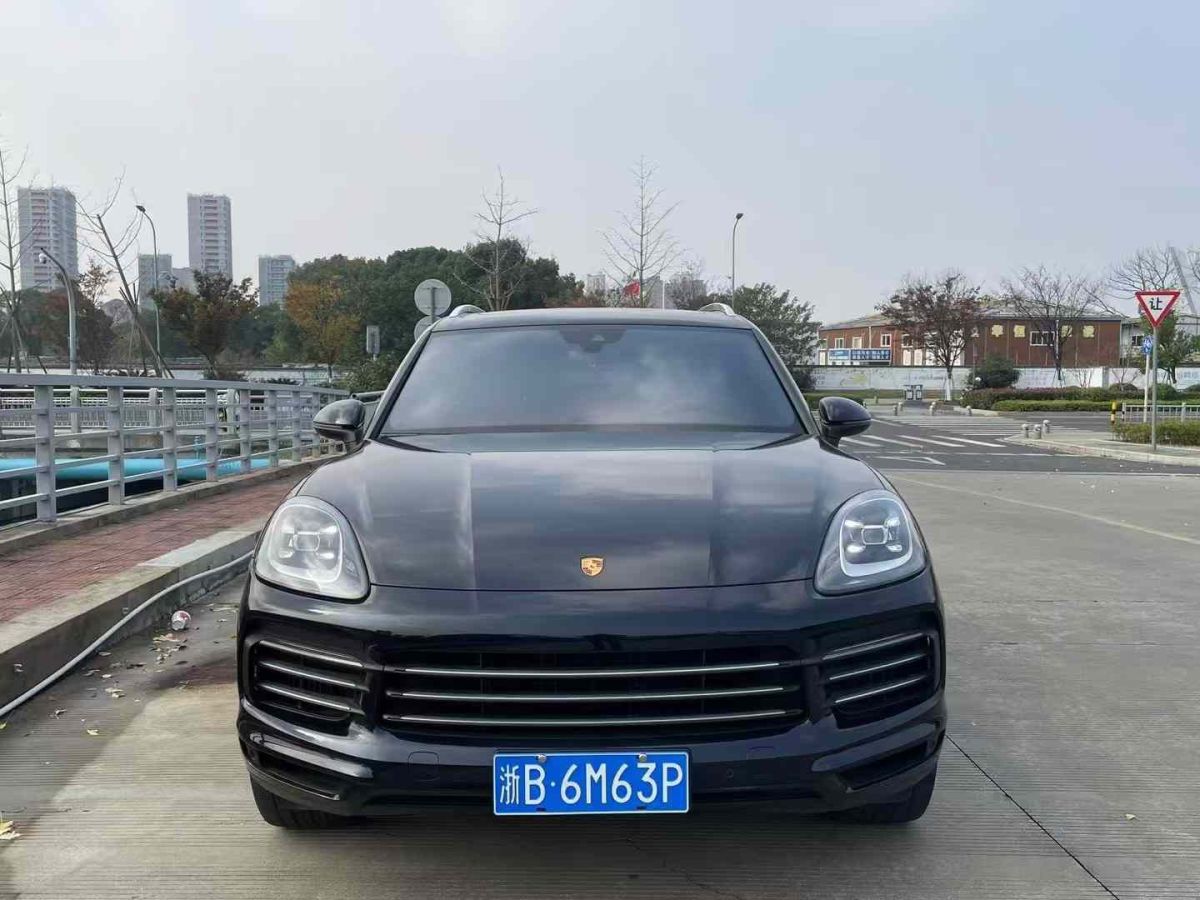 保時(shí)捷 Cayenne  2022款 Cayenne 3.0T 鉑金版圖片