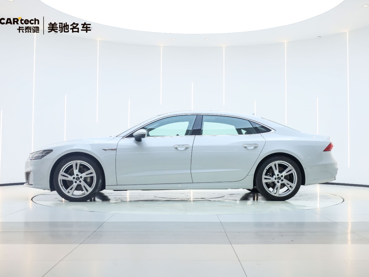 奧迪 奧迪A7L  2024款 45TFSI quattro S-line 見遠型 流晶套裝圖片