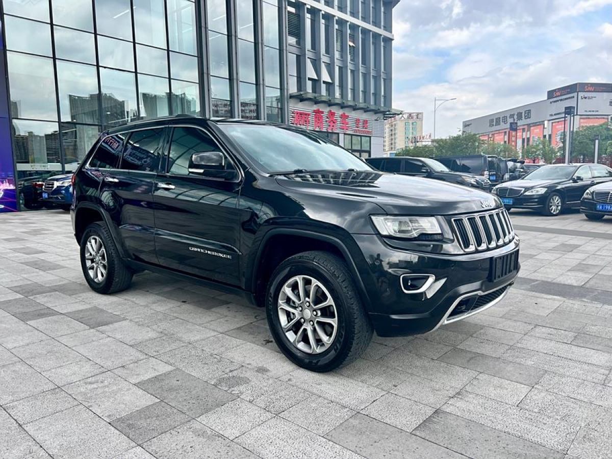 Jeep 大切諾基  2014款 3.6L 精英導(dǎo)航版圖片