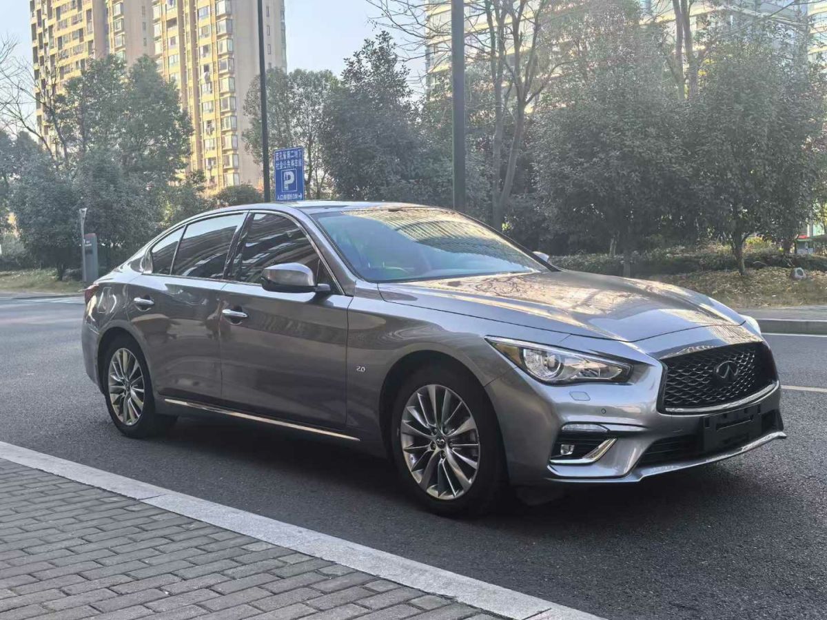 英菲尼迪 Q70  2019款 Q70L 2.0T 奢華版圖片