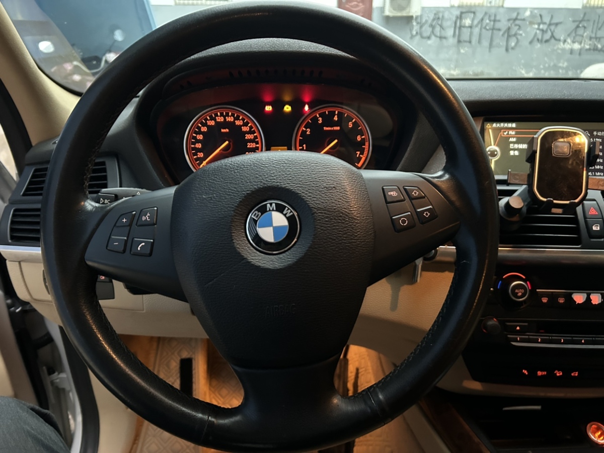 寶馬 寶馬X5  2011款 xDrive35i 領(lǐng)先型圖片