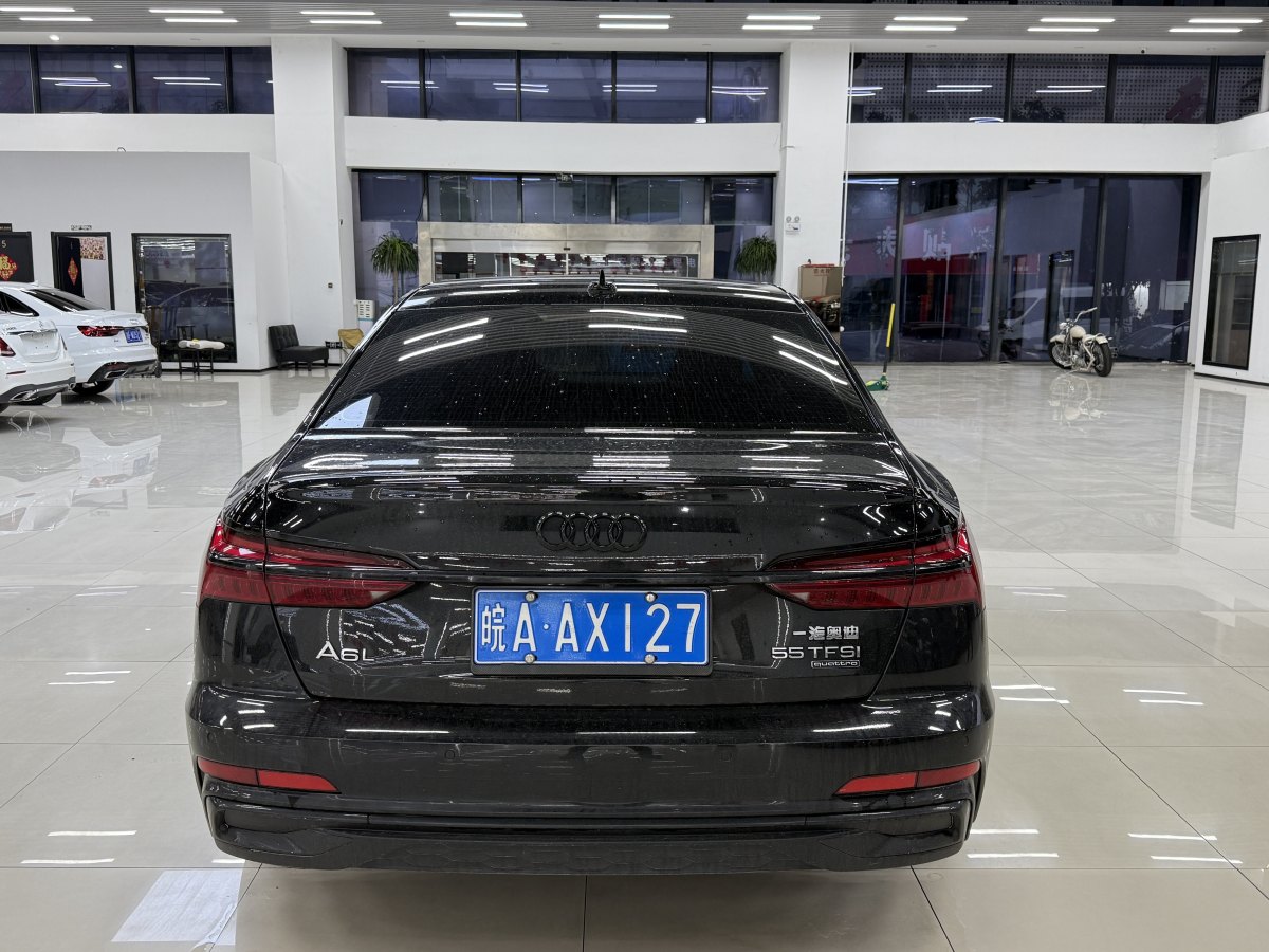 奧迪 奧迪A6L  2023款 改款 45 TFSI quattro 臻選動(dòng)感型圖片