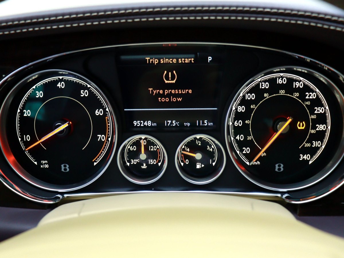 宾利 飞驰  2014款 4.0T V8 尊贵版图片