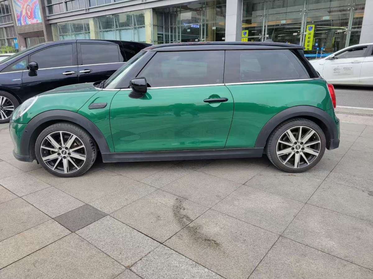 MINI MINI  2022款 1.5T COOPER 經(jīng)典派圖片