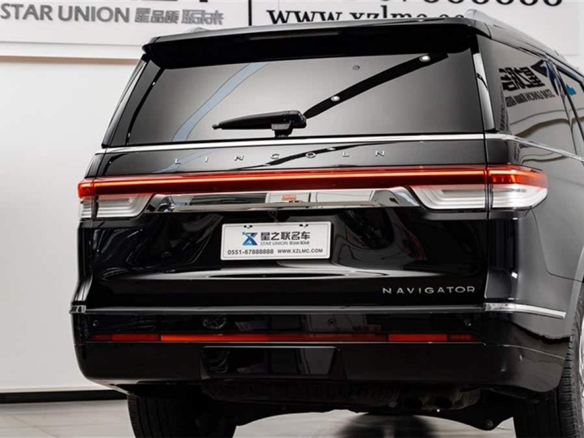 林肯 領(lǐng)航員  2022款 3.5T 尊耀版圖片