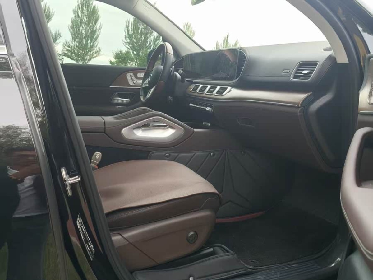 奔馳 奔馳GLS  2023款 改款 GLS 450 4MATIC 豪華型圖片