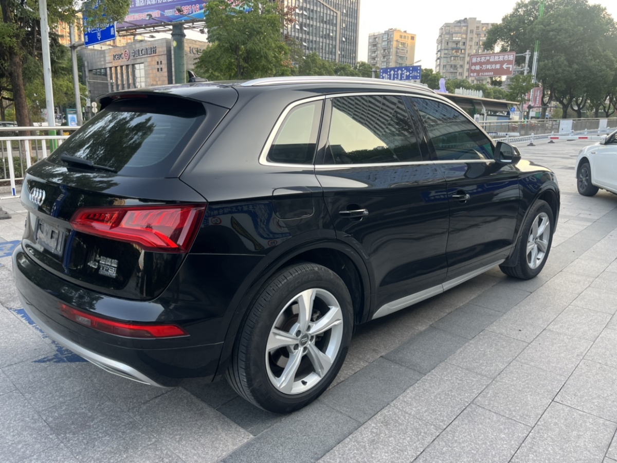 2019年5月奧迪 奧迪Q5L  2018款 40 TFSI 榮享時(shí)尚型