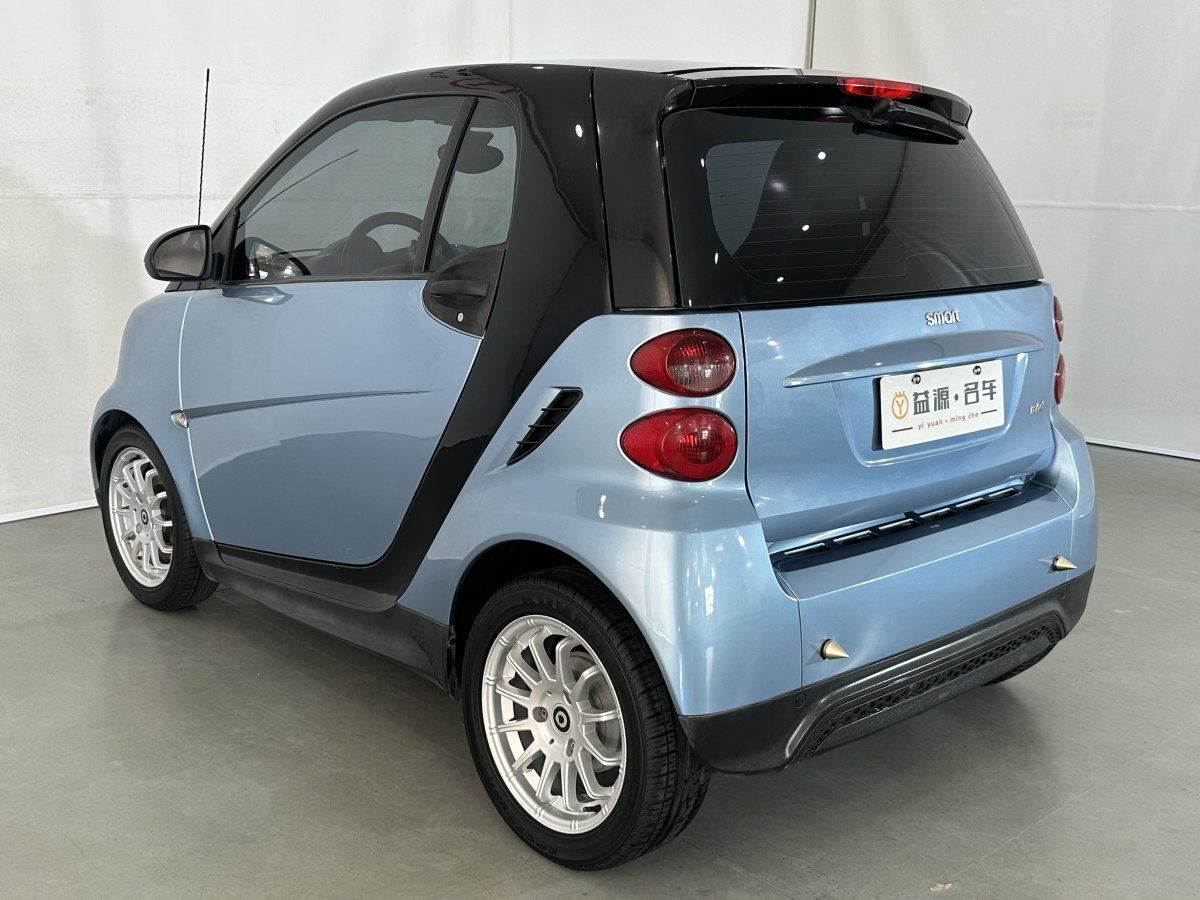 2012年9月smart fortwo  2012款 1.0 MHD 硬頂標(biāo)準(zhǔn)版