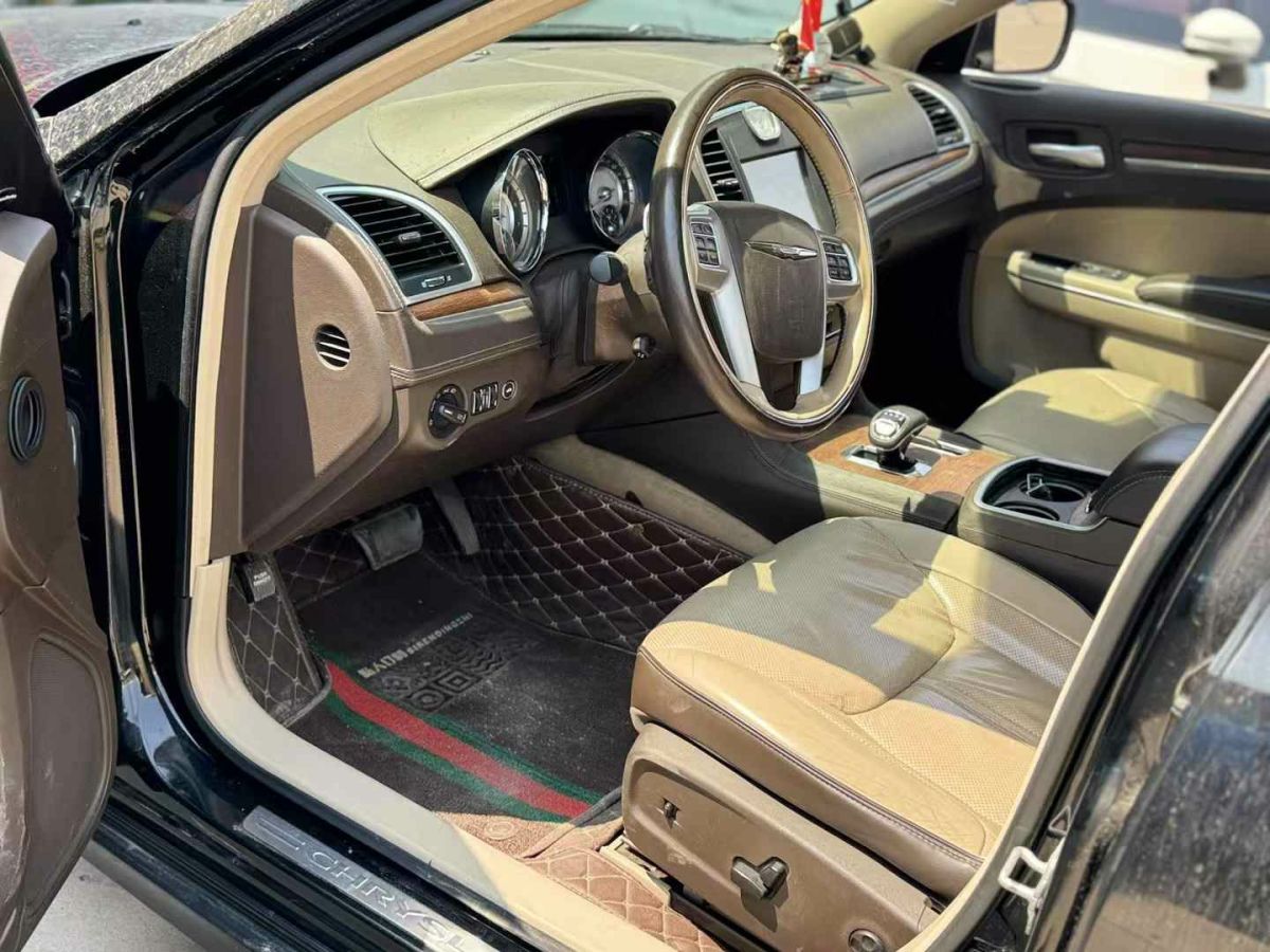 克萊斯勒 300C 圖片