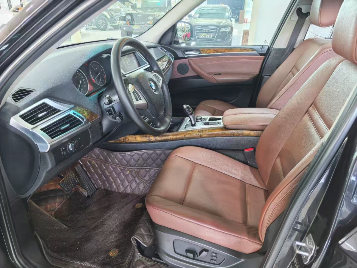 寶馬 寶馬X5  2013款 xDrive35i 領(lǐng)先型圖片
