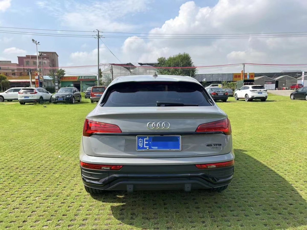 2022年4月奧迪 奧迪Q5L Sportback  2022款 改款 45 TFSI 臻選型