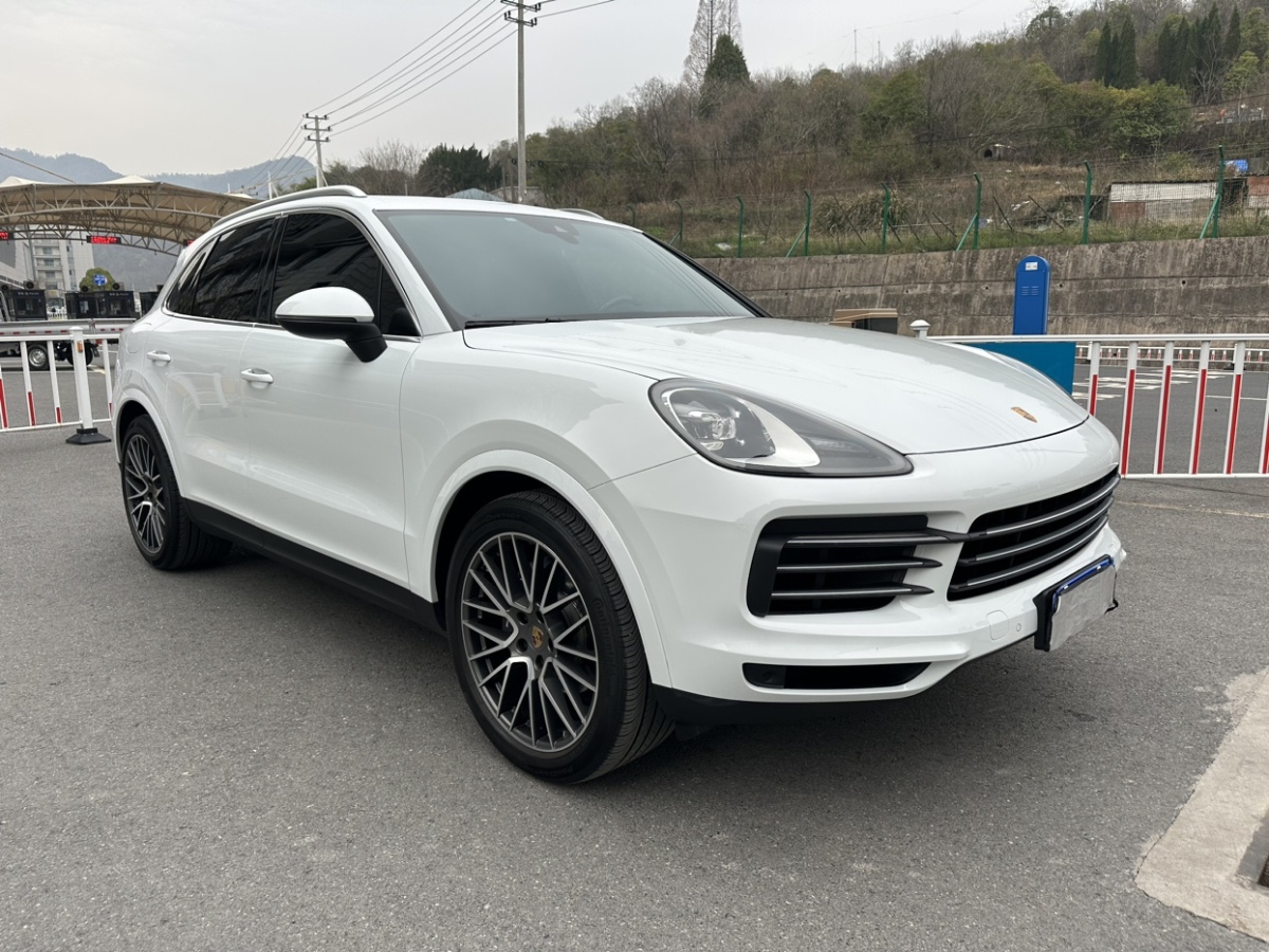 保時(shí)捷 Cayenne  2022款 Cayenne 3.0T 鉑金版圖片