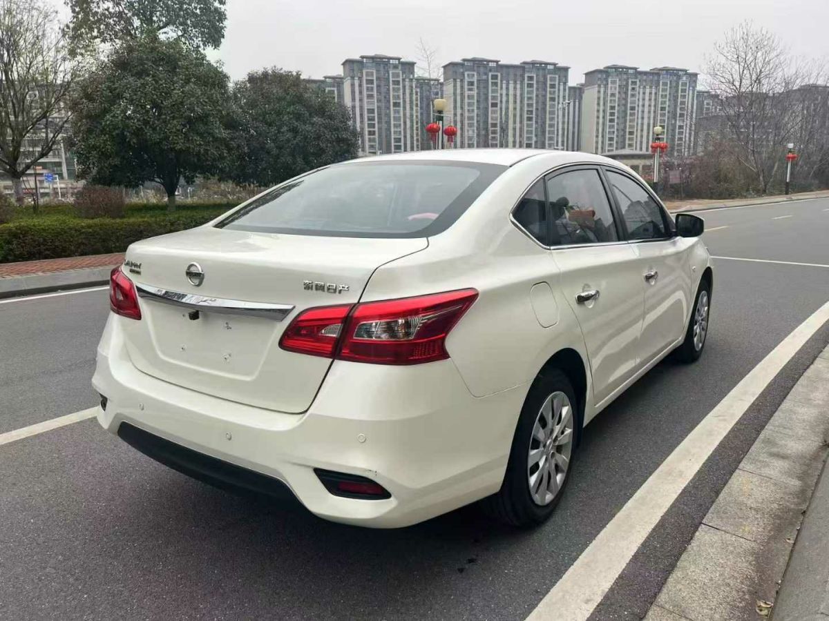 日產(chǎn) 軒逸  2021款 1.6L XL CVT暗夜版圖片