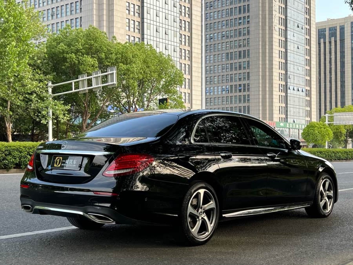 奔馳 奔馳E級  2019款 改款 E 300 L 運動時尚型圖片